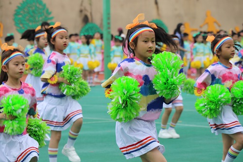 诸暨市海亮小学举办队列啦啦操评比活动
