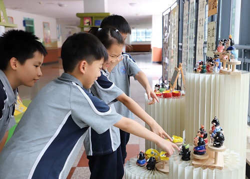 诸暨市海亮小学美术社团期末成果展示精彩纷呈