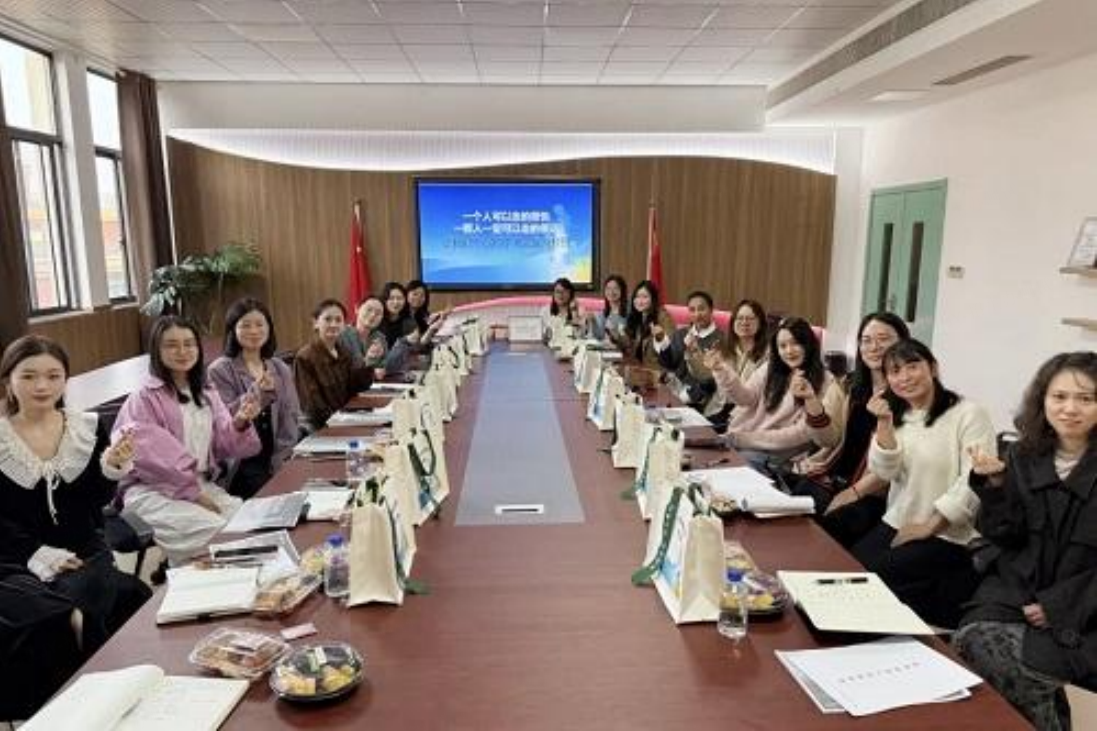 诸暨海亮小学班主任成长共同体名师工作室正式启动