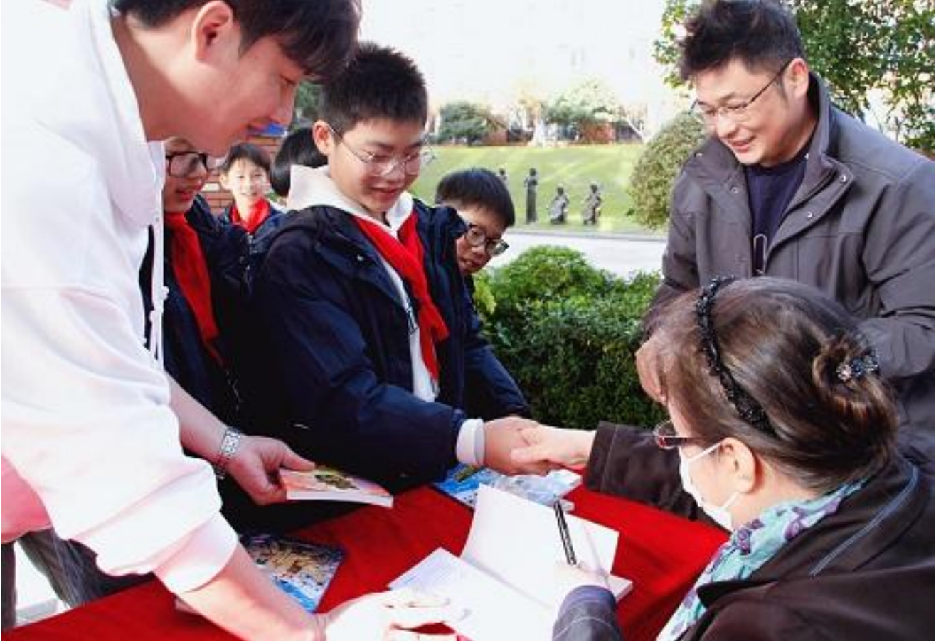 诸暨海亮外国语学校：与作家秦文君共度阅读周