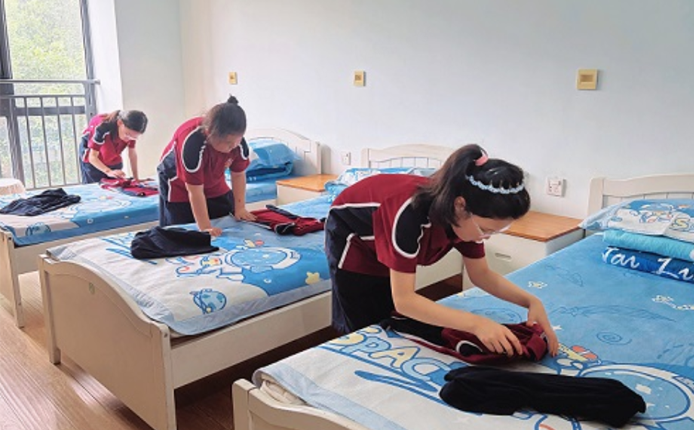 诸暨海亮外国语学校小学部举办内务整理比赛