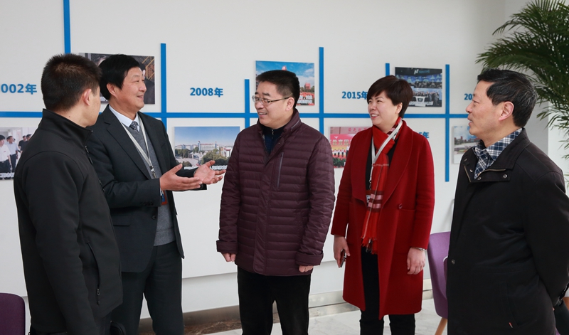 省教育工会主席赵袓地一行来海亮教育集团指导工作