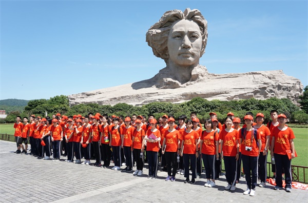 海亮教育集团组织开展“重走革命之路，传承革命精神”红色之旅