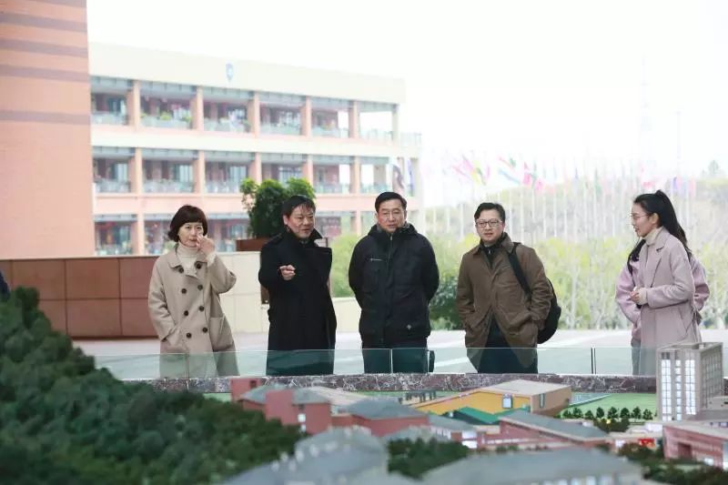 教育部中外人文交流中心主任一行到海亮教育走访调研